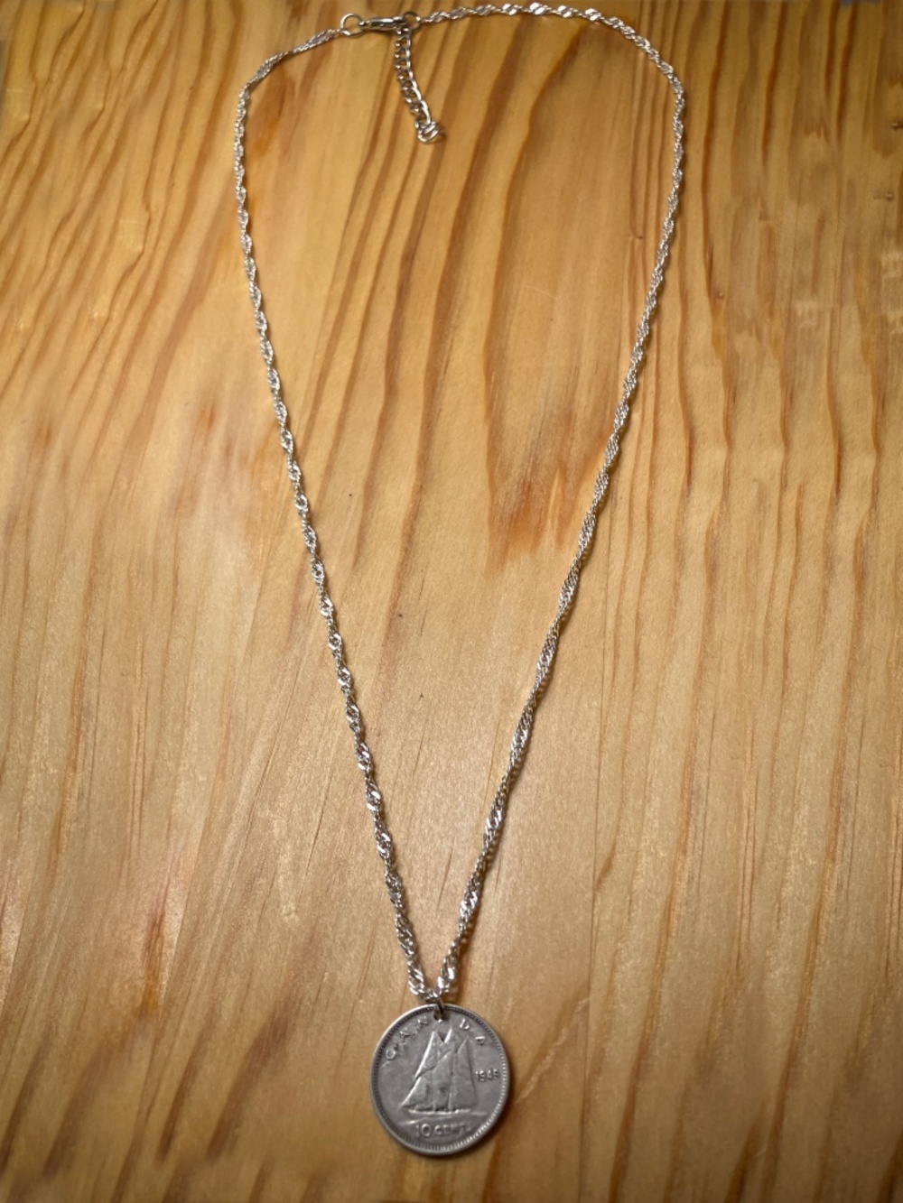 Antique SILVER Bluenose Dime Coin Necklace, 20-inch - Picture 4 of 4